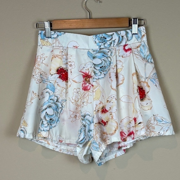 Haute Rogue Pants - Haute Rogue Cream Skort with Red/Blue Floral Accents; Zipper Back Closure